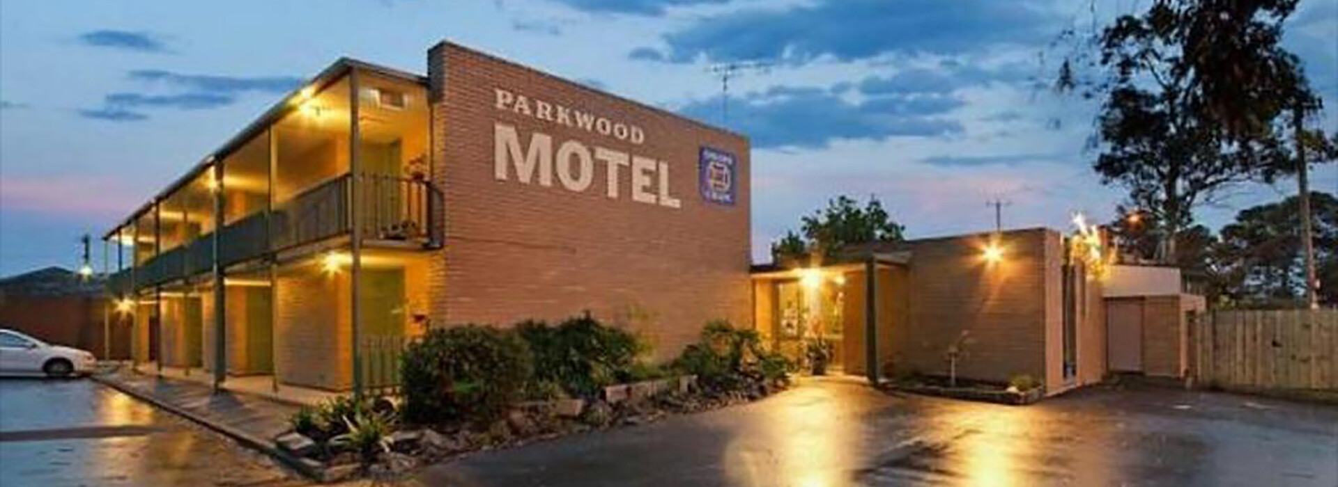 Parkwood Motel & Apartments